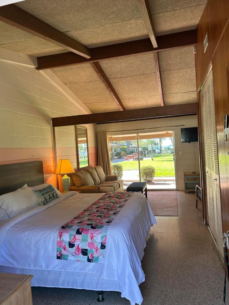Deluxe King Room interior